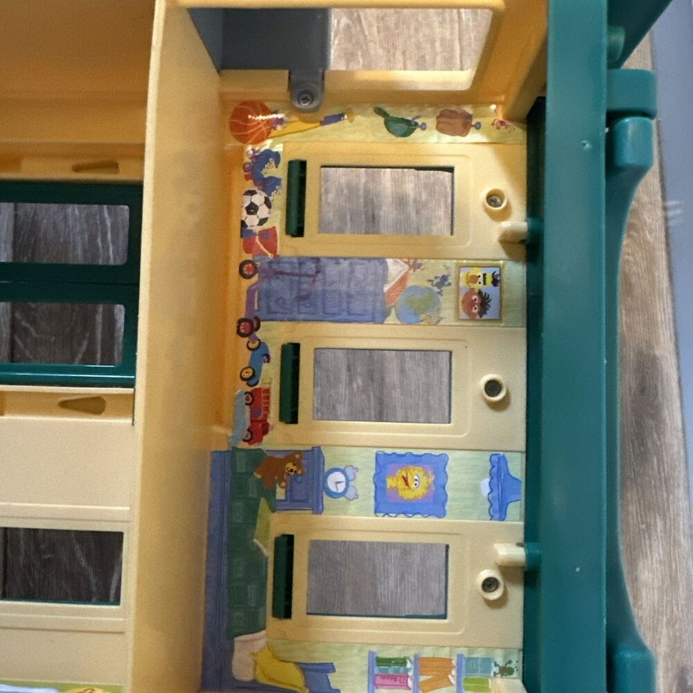 2010 Hasbro Sesame Street Hooper's Store 123 Apartment Building Playset Only - Picture 11 of 13